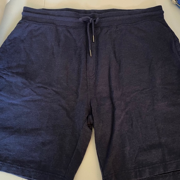 Nice mens large Peter Millar athletic shorts with drawstrings - Picture 1 of 3